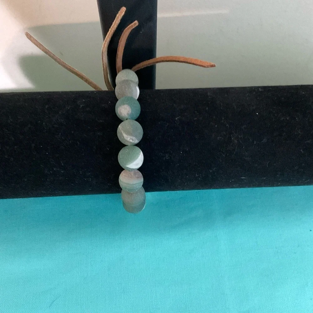 Elegant Bracelet with Green Stones, Druzy and Leather Accents